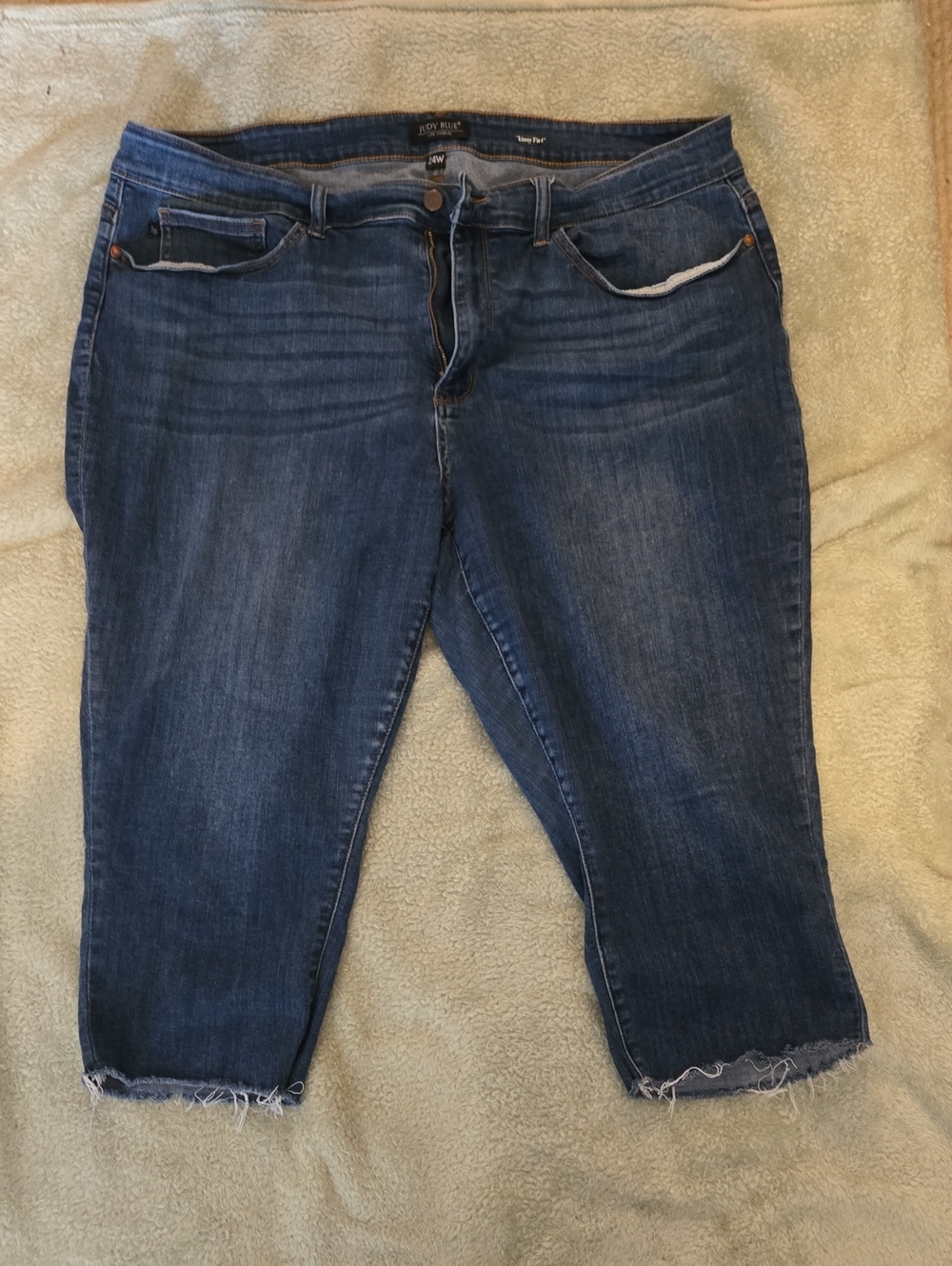 Judy Blue Dark Blue Raw Hem Cropped Jeans